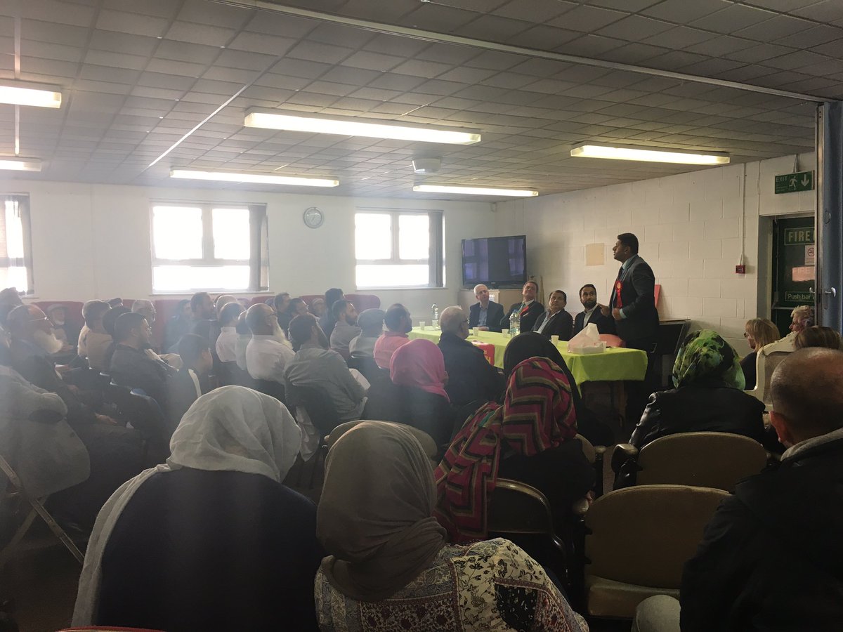<a href="/JamesFrith/">James Frith MP</a> @IvanLewis_MP &amp; @wajid4europe speak passionately at Jinnah Centre community event on local issues affecting us all #NuttallOut