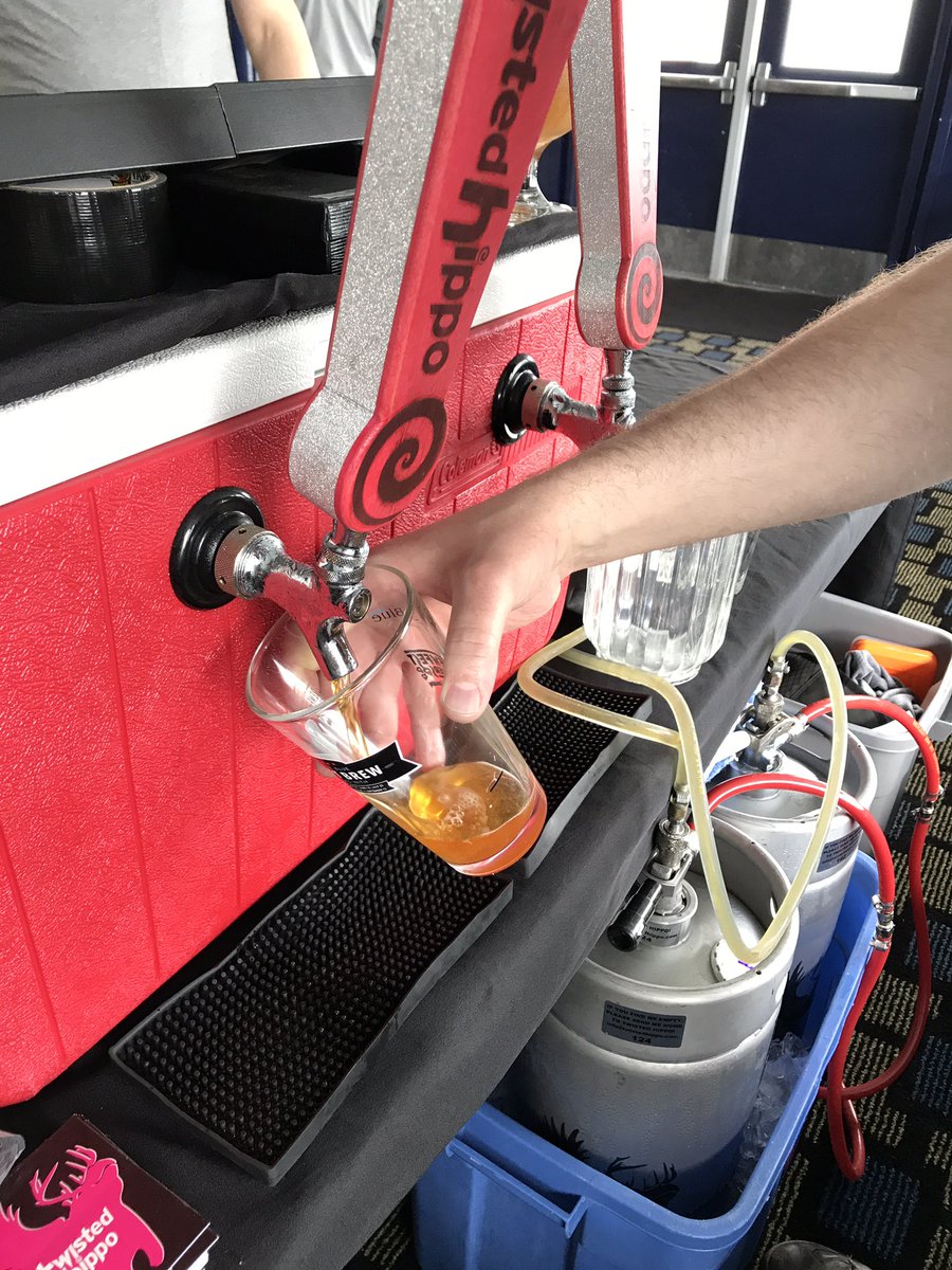 DroToTheV's tweet photo. The #chibeercruise is getting twisted with @twisted_hippo, #brewfestpartners  &amp; @MysticNavyPier!! https://t.co/an0y00yu7G