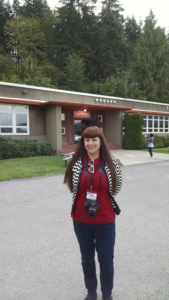 BFFLisaLawrie's tweet photo. Welcome to #TwinPeaks #SheriffsStation #BlackLodge https://t.co/mSrmlAK0b3