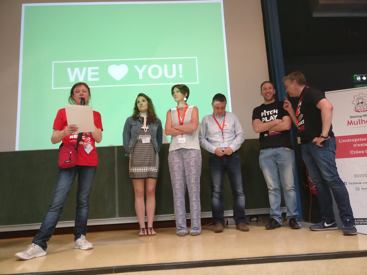 AlsaceDigitale's tweet image. Tout le jury sur scène pour remettre le grand prix d&apos;accompagnement et de mise à disposition d&apos;espaces de travail #swmlh