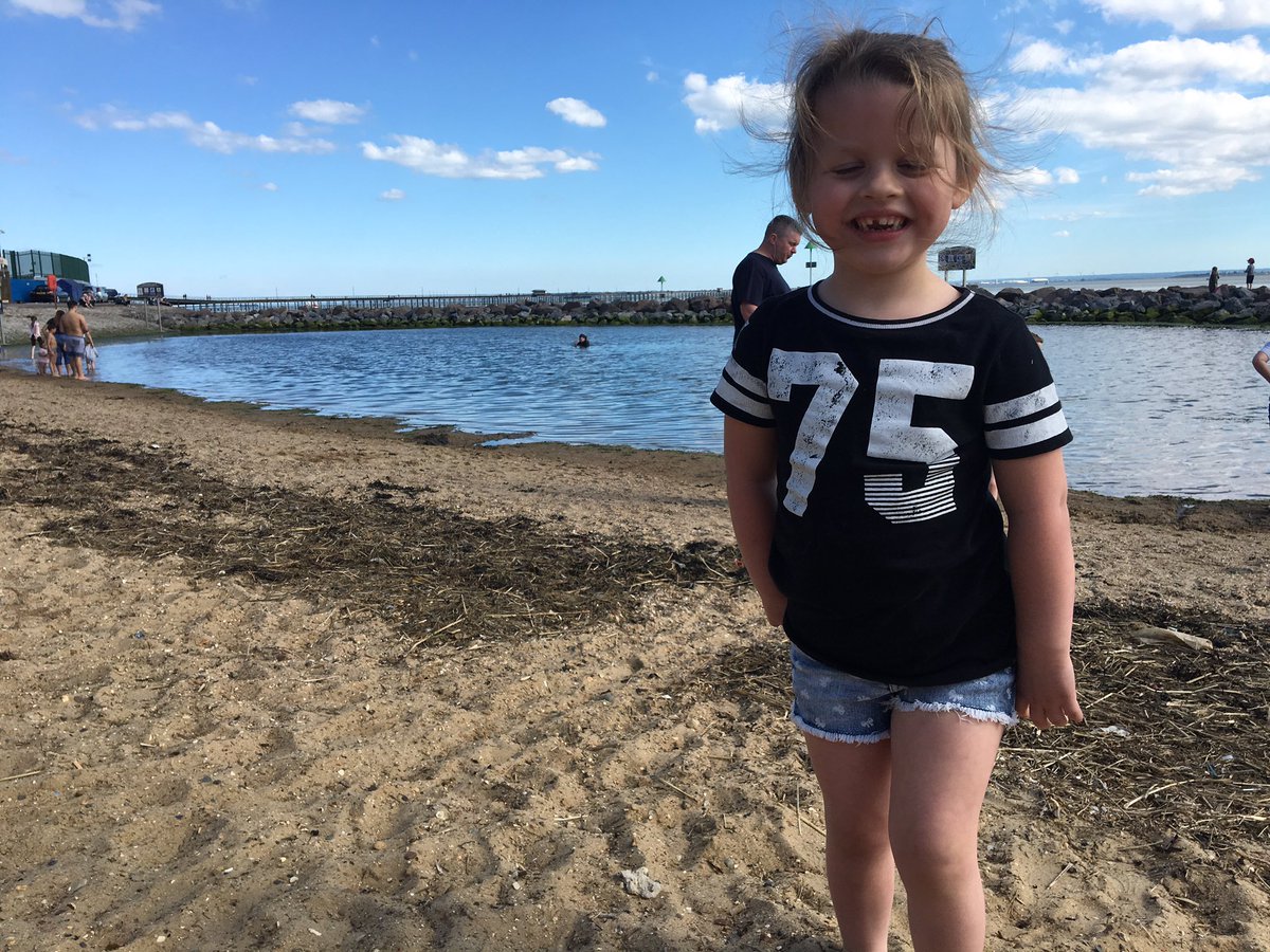 Ryanjdover's tweet photo. Fearne's birthday treat trip to the seaside! 🌊🎢🎡 https://t.co/KePKcdhYCC