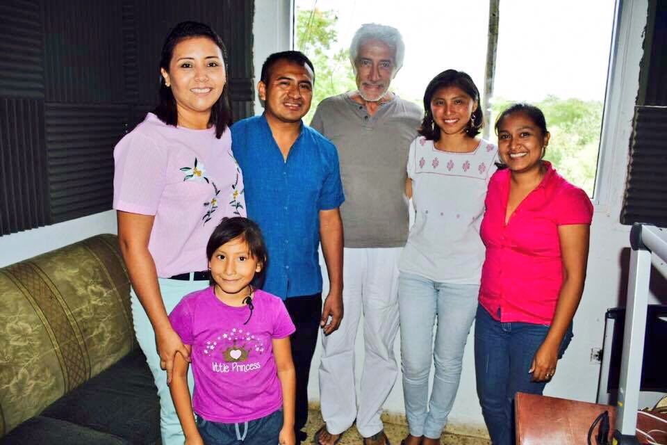 PaolyPerera's tweet photo. Gracias por brindarme los micrófonos del enlace entre radiodifusoras Chan Santa Cruz y @RADIOXENKA en el programa "Jach Maaya'on" #ConoceFCP https://t.co/2xmWpZ2GGC