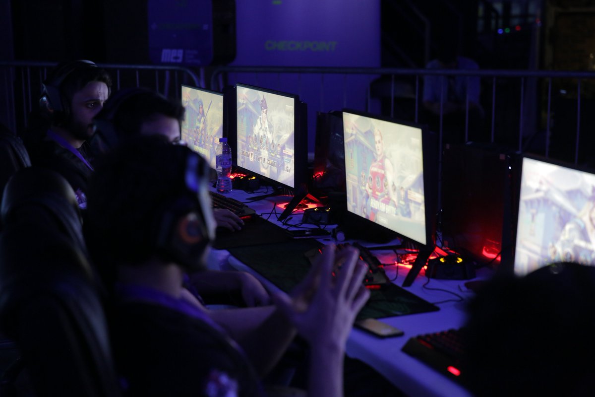 MEG_eSports's tweet photo. Photos from our first event. #MEG1 #Dubai #eSports https://t.co/BosQfkZwyI