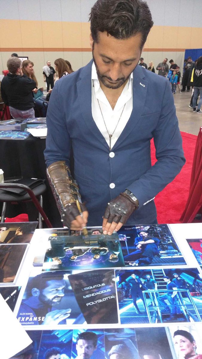 RojoHero's tweet photo. @Casanvar thanks for the autograph Hoss! https://t.co/QrOE9L3gKY
