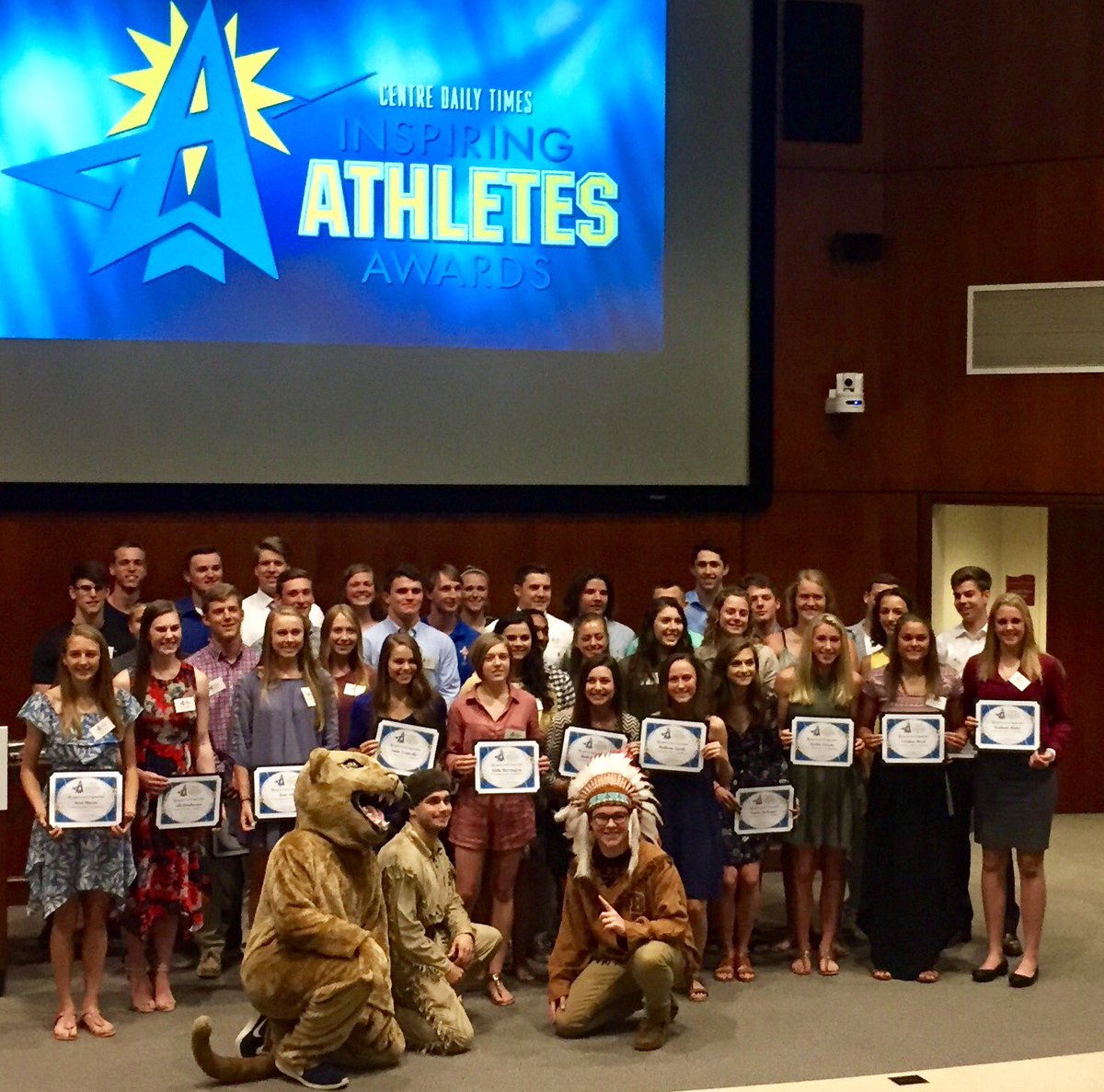 So proud of all the # SCTF ❤️👏🏻💪🏻👍🏻representation here at the CDT #InspiringAthletes award ceremony for Centre County!⭐️💫💥