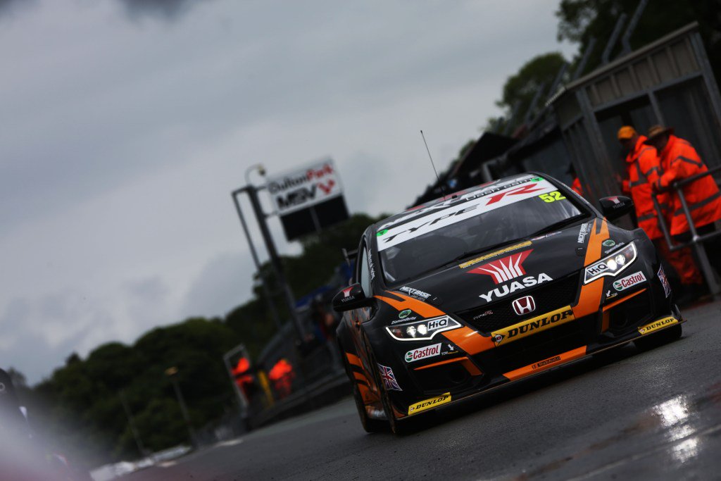 tilleytalks23's tweet photo. Shedden takes victory in race three. https://t.co/vlElX7QA1L https://t.co/Rd6IzjWnb4