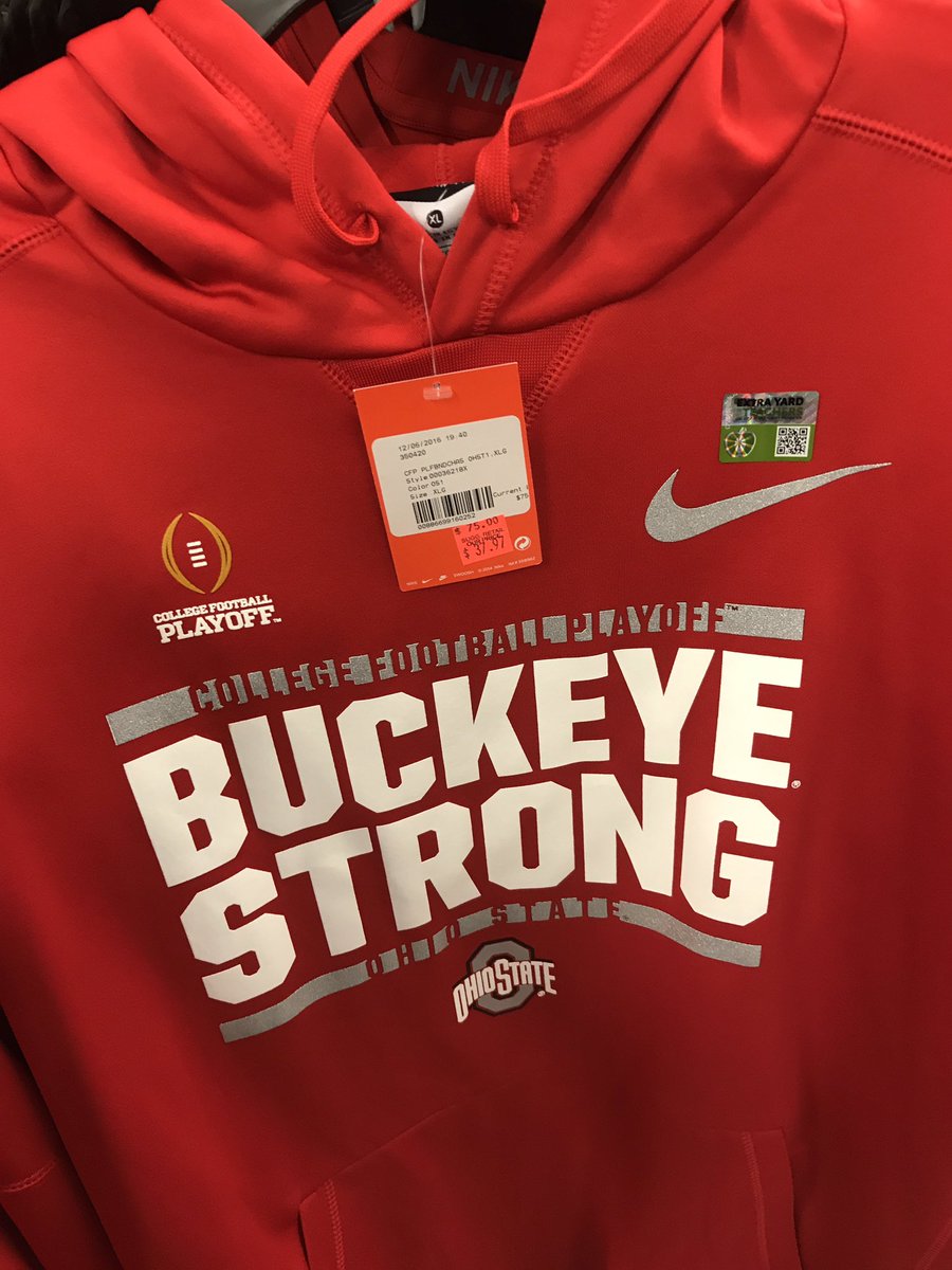 UMGoBlog's tweet photo. I can think of about 31 reasons why this is still on the @Nike clearance rack in Cincinnati ⭕️😏🤔 https://t.co/cfb1bxEOFl
