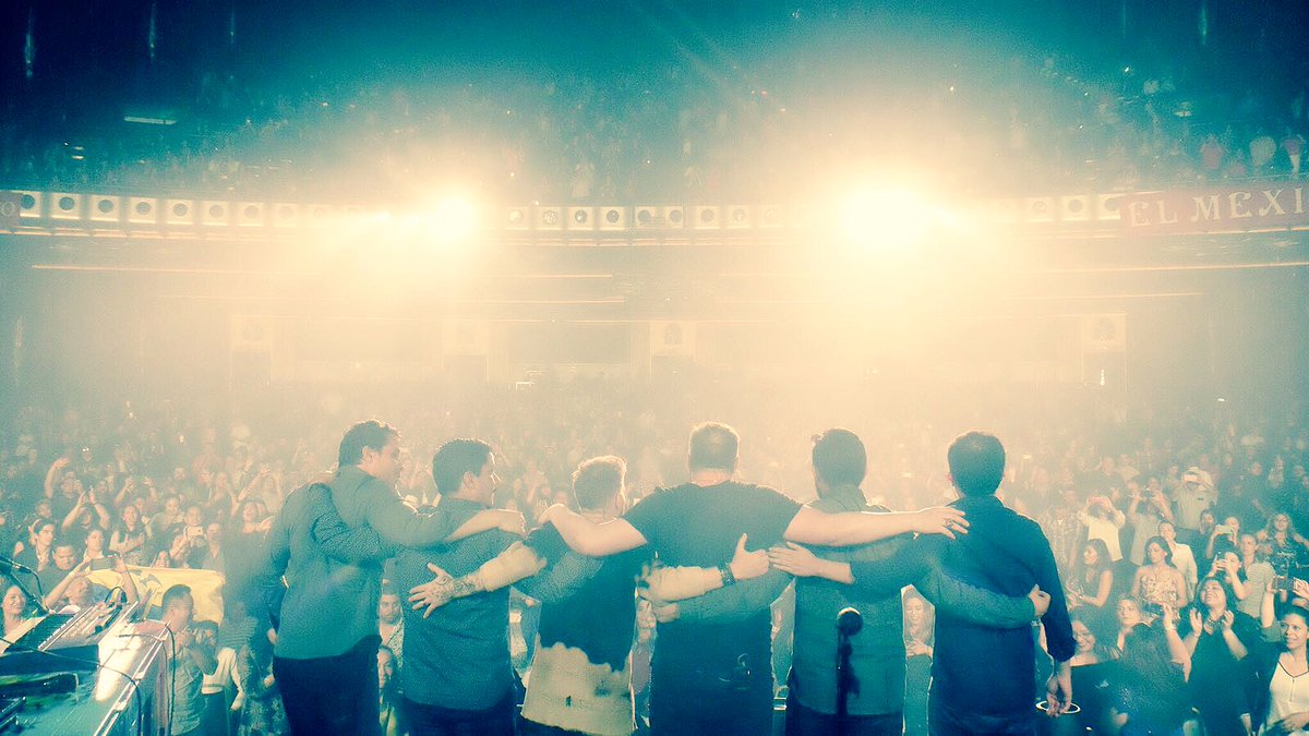 eldblo's tweet photo. Segunda gran noche en California. https://t.co/uDHbTPlVFz