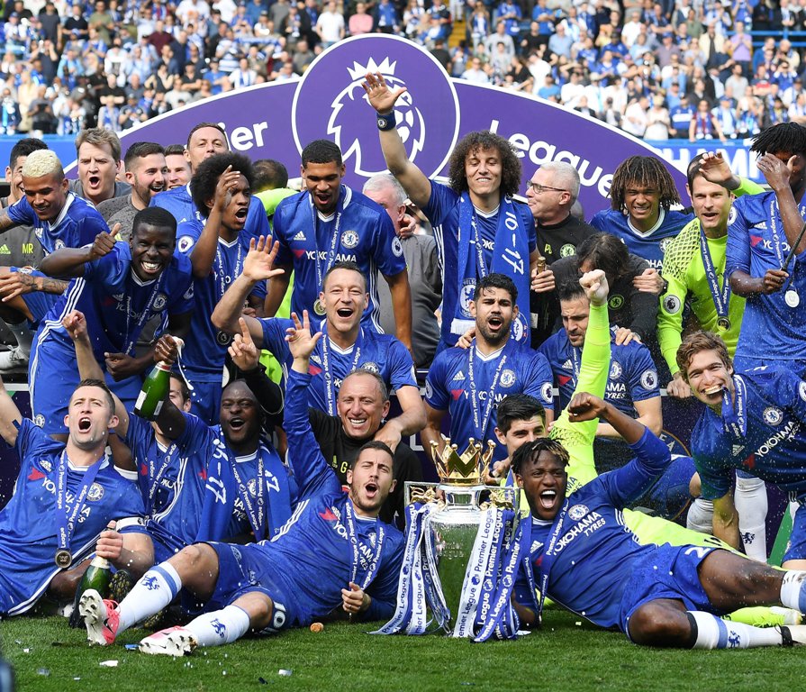 laaficion's tweet photo. #Campeón: @ChelseaFC_Sp
levanta el título en casa ya es el monarca de la #Premier2017
https://t.co/lhqqktMXBq https://t.co/KE1IkLMnWj