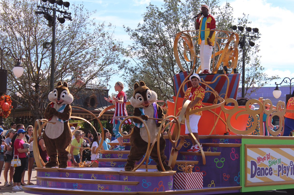 360DegreesofDis's tweet photo. Big changes over at #MoveitShakeitDanceandPlayit! #ChipandDale and #phineasandferb no longer participate. #MoveitShakeitPics #MiSIDAPI #wdw https://t.co/ZwbGyxUBI3
