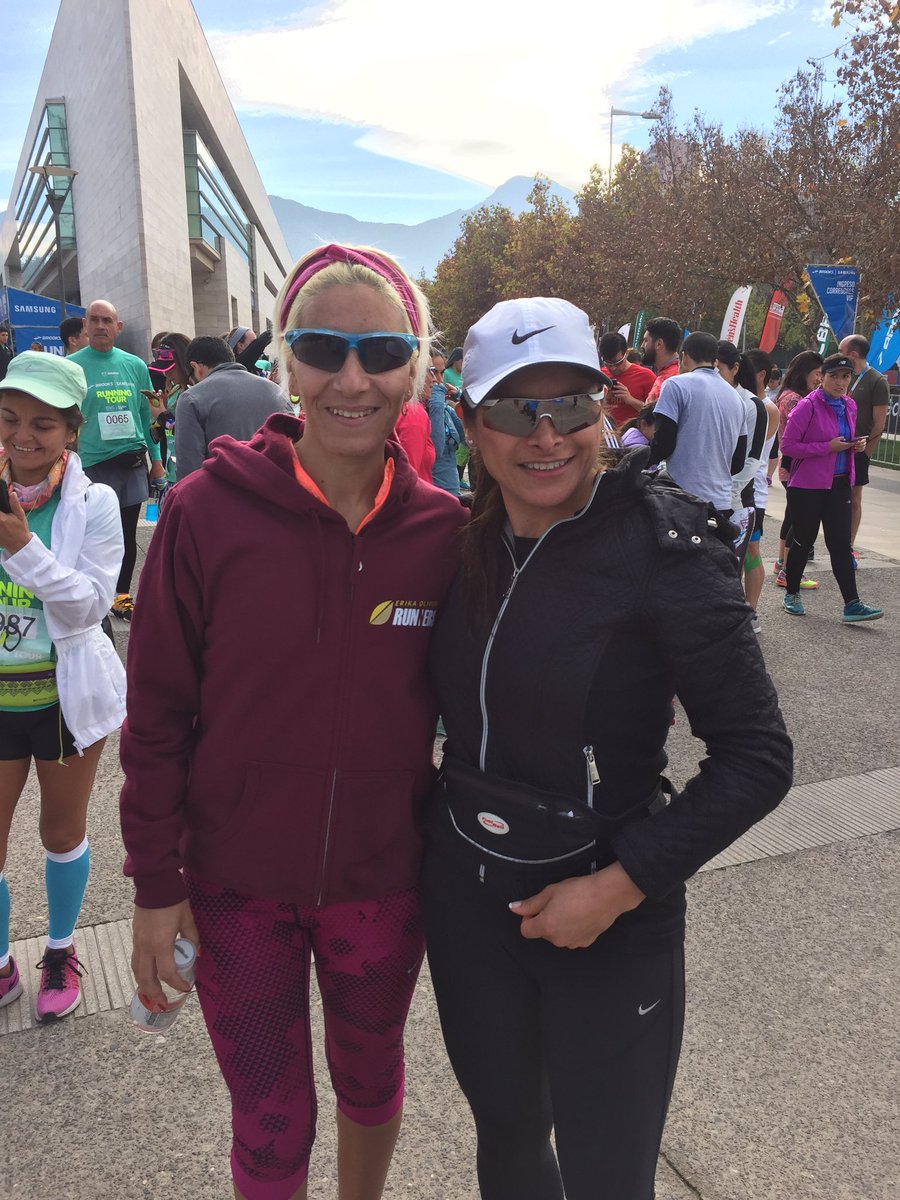 epugag's tweet photo. Grande @erikaoliverad orgullo nacional 🇨🇱 ❤ para @RevistaRun4Life en #CorridaBrooks con @entelrunnerschile 👏👏😘😍❤❤❤ https://t.co/5bT4KbSm64