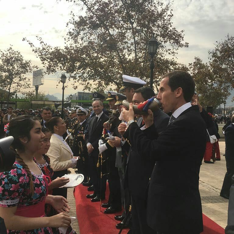 AlessandriFelip's tweet photo. #Stgo también conmemora a sus héroes nacionales recordando los 138 años de Combate Naval de Iquique y Punta Gruesa #21deMayo https://t.co/0GSJZhkNH8