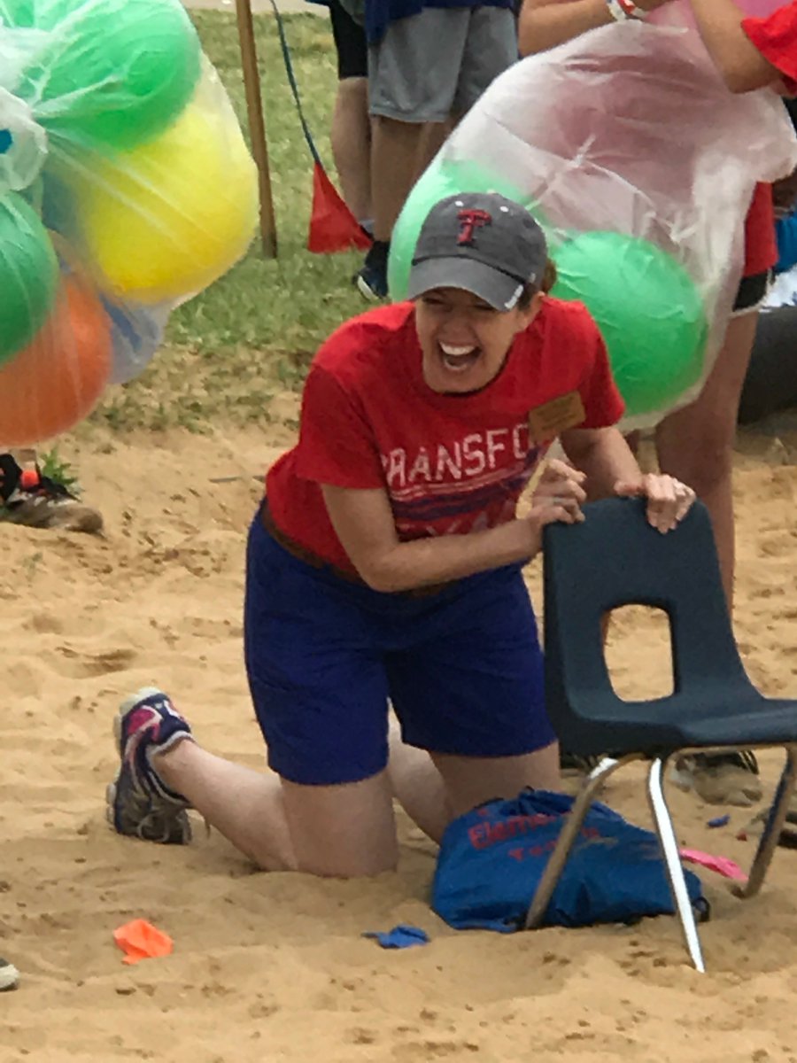 janet_gribbin's tweet photo. Another awesome field day! Special thanks to Sue Atkins, you'll be so missed! ❤ https://t.co/Qvq0GfYCRe
