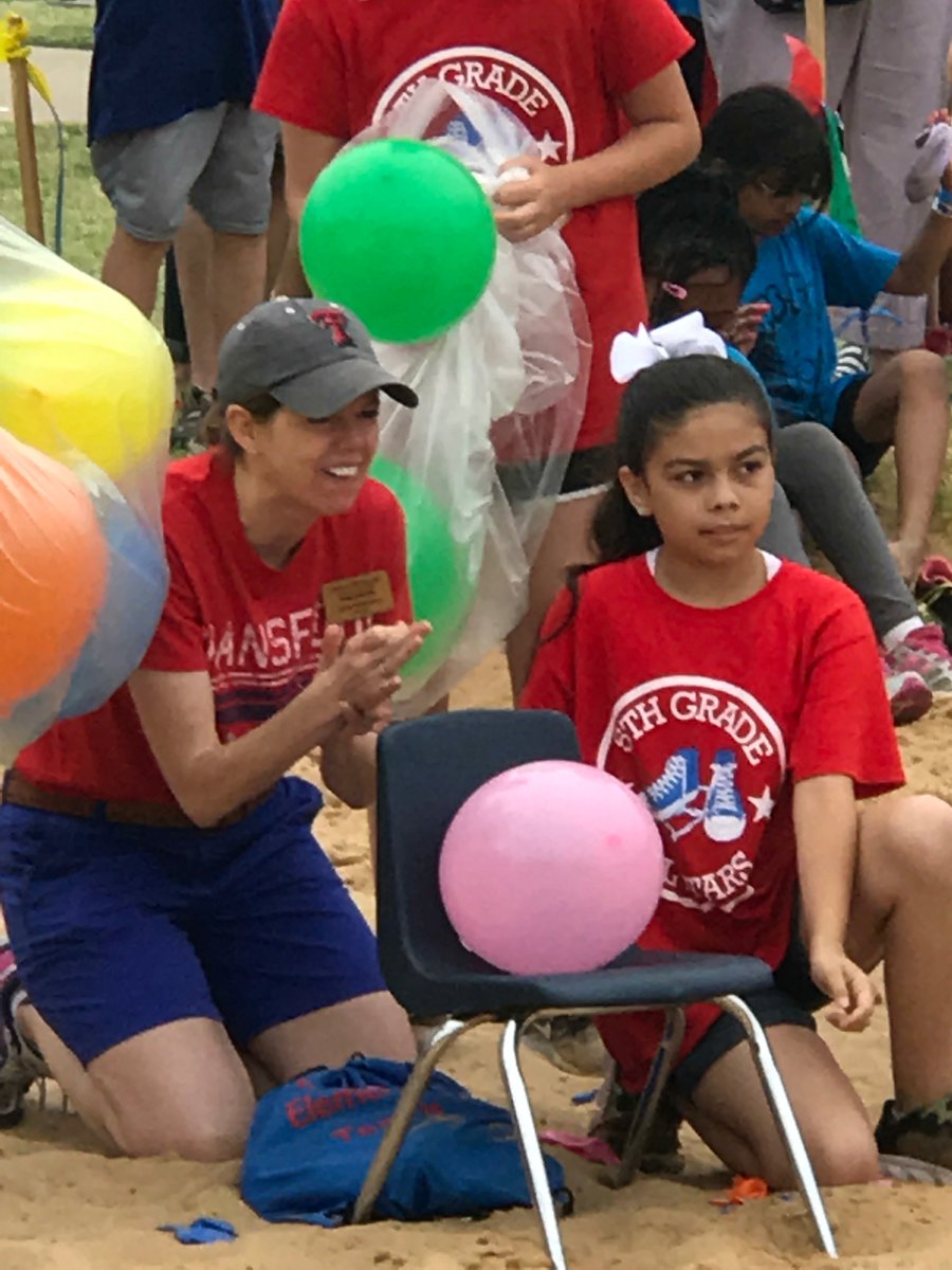 janet_gribbin's tweet photo. Another awesome field day! Special thanks to Sue Atkins, you'll be so missed! ❤ https://t.co/Qvq0GfYCRe