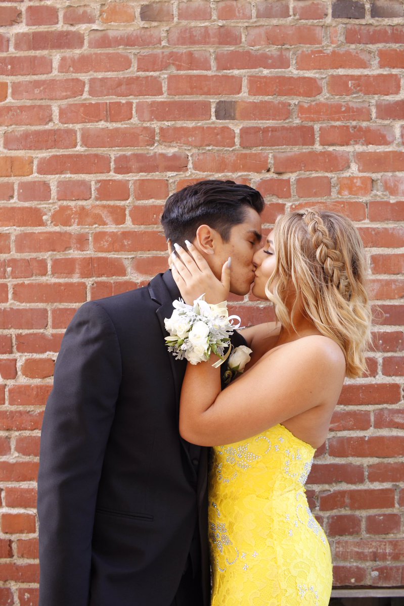 savannahpreuss's tweet photo. what's prom without a @JovaniFashions gown and kissing pictures 🤷🏼‍♀️ https://t.co/vZYVpvSy7b