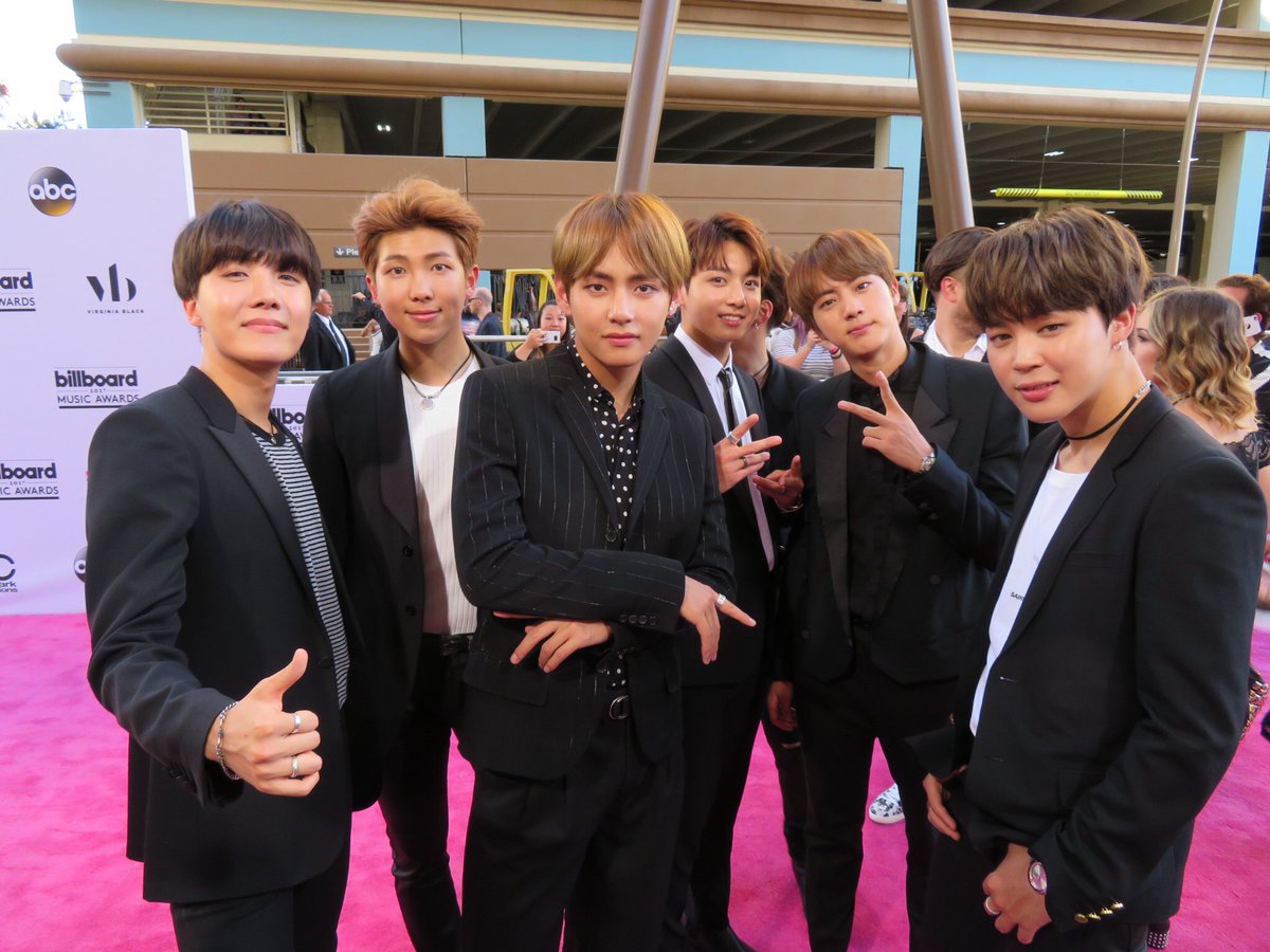 BTSquadPress's tweet photo. BTS para Billboard Japan

LA FAMA SECUESTRO A YOONGI ㅠㅠ

#BTSBBMAs https://t.co/eKWWwOicaV