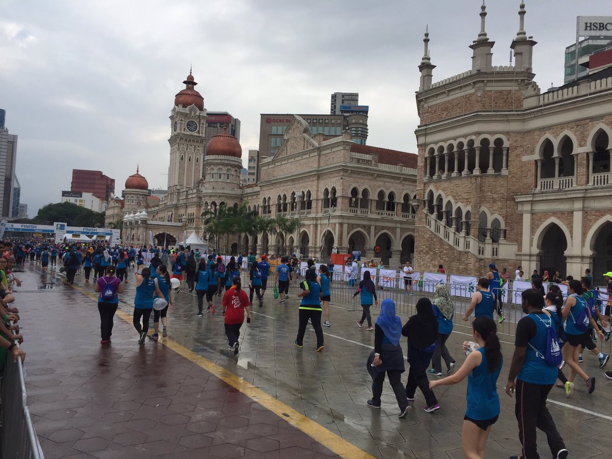 padbod's tweet photo. The joy of finishing a marathon, however painful it's been! #backyardbirdies #scklm2017 https://t.co/lEOORjuQT4