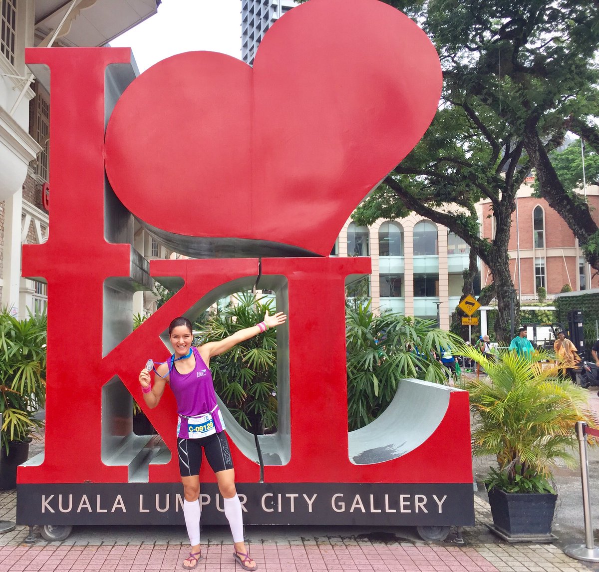 padbod's tweet photo. The joy of finishing a marathon, however painful it's been! #backyardbirdies #scklm2017 https://t.co/lEOORjuQT4