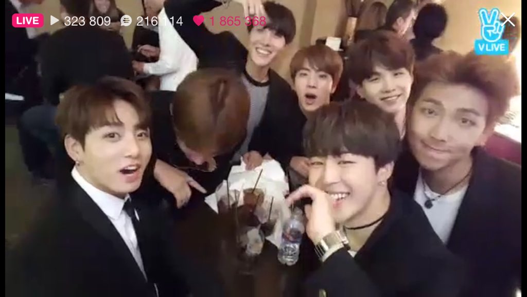 nudechanyeol_'s tweet photo. I'M OFFICIALLY DEAD #BTSBBMAs #BBMAs https://t.co/LkFp9bYHjo