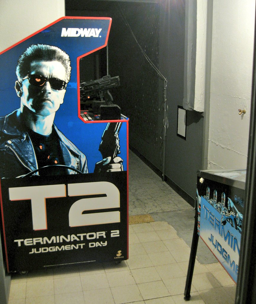 PatrickPeeters0's tweet photo. @TerminatorFans I still can't get enough of playing these T2 games. @Schwarzenegger  @robertpatrickT2 @JimCameron #T2TheArcadeGame #T1000 https://t.co/Tob2vKdJiU