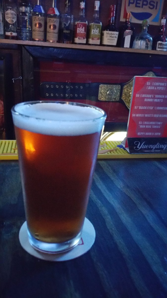 Badmoneyslim's tweet photo. Havin a @TroegsBeer #CrimsonPistil....
#FightsAndPints
#WWEBacklash
🍻 https://t.co/jZw0rBebgM