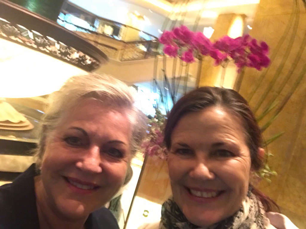 FionaK's tweet photo. On a mission for @ParentPaperwork with @schoolbox to do trade! #tradevictoria https://t.co/LEP500CHJl