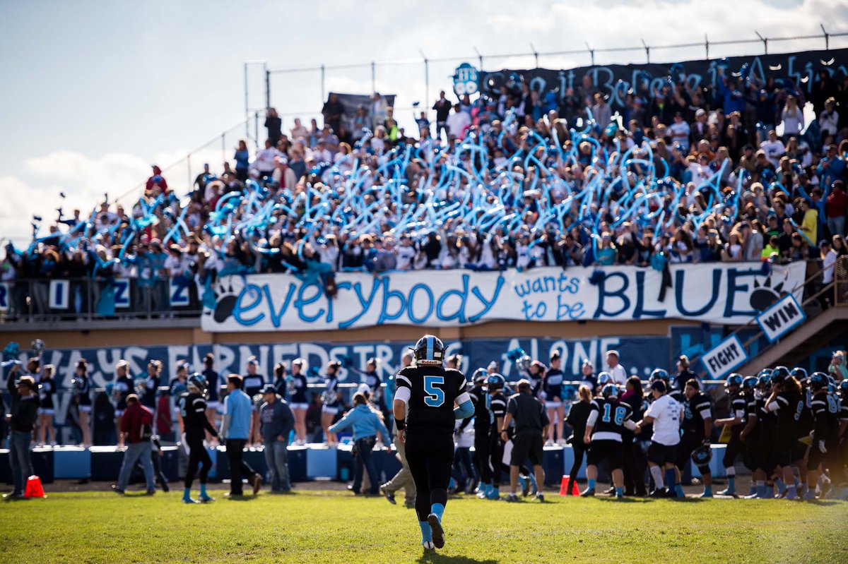 b2xphoto's tweet photo. #b2xseniors #boldandtrue #skylinegrizzlies https://t.co/v35311F2DW