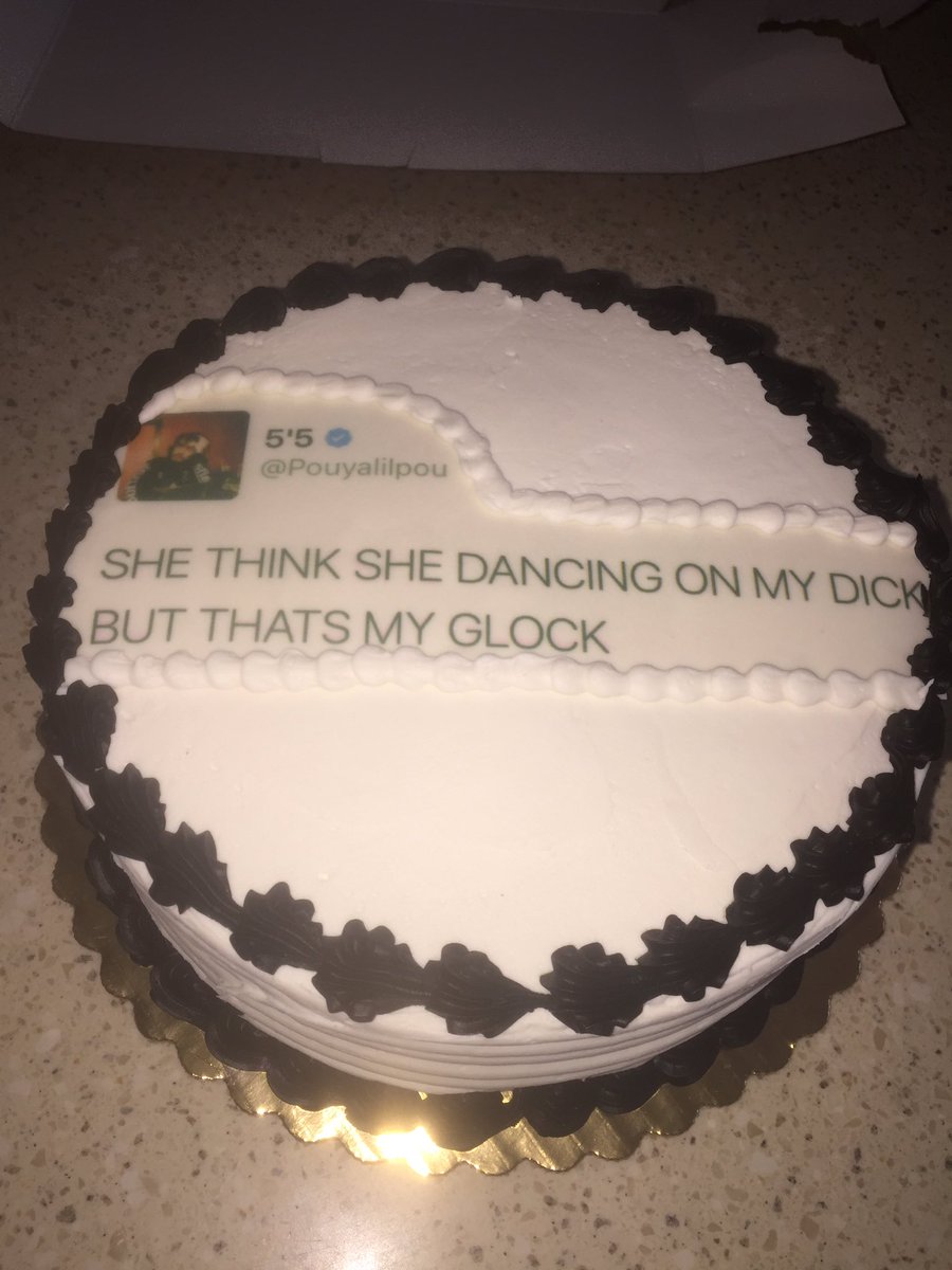MysticalCourt's tweet photo. By far the best cake I've ever had https://t.co/3i7Ed4OLXF