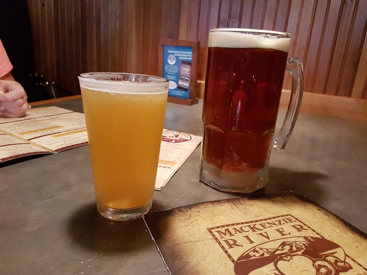 lesterbenz's tweet photo. no my dear... the big one is not for you!
Tumbleweed IPA by #LewisandClarkBrewingCompany
#32ounce https://t.co/RpXiGNiqWw