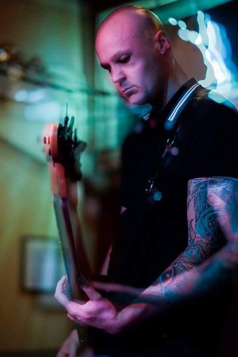 Coyotemanband's tweet photo. What a night! Thank you to @QuenchersSaloon @SonsOfRaMusic #conflux and #faade
📸: Josh Dagenais
#coyoteman #chicago #instrumental #metal https://t.co/BxN60JpreI