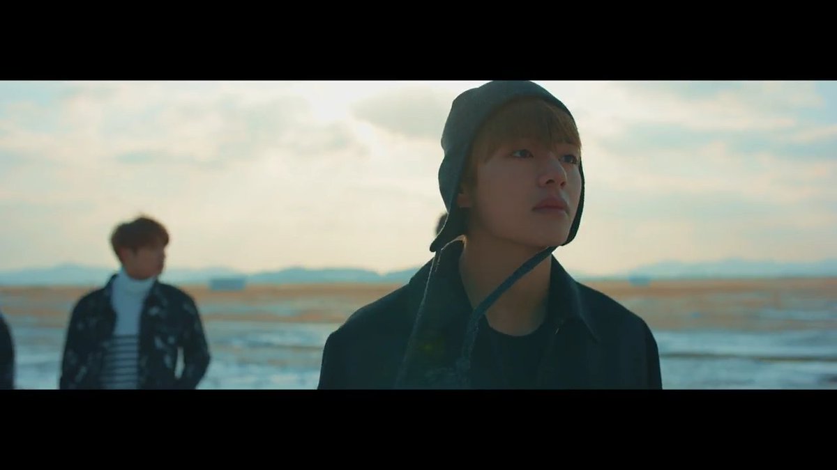 Masongtaetae's tweet photo. แทแทกับสปริงเดย์สองง #BTSBBMAs https://t.co/5XrzWA6OAp