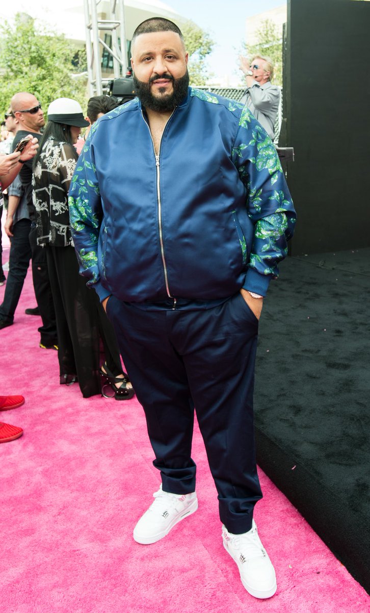 djkhaled's tweet photo. #AD Bless up to my @TMobile FAM for bringing me back to the #BBMAs to host tonight! #GRATEFUL BBMAsUnlimited https://t.co/nFsUB5O97D