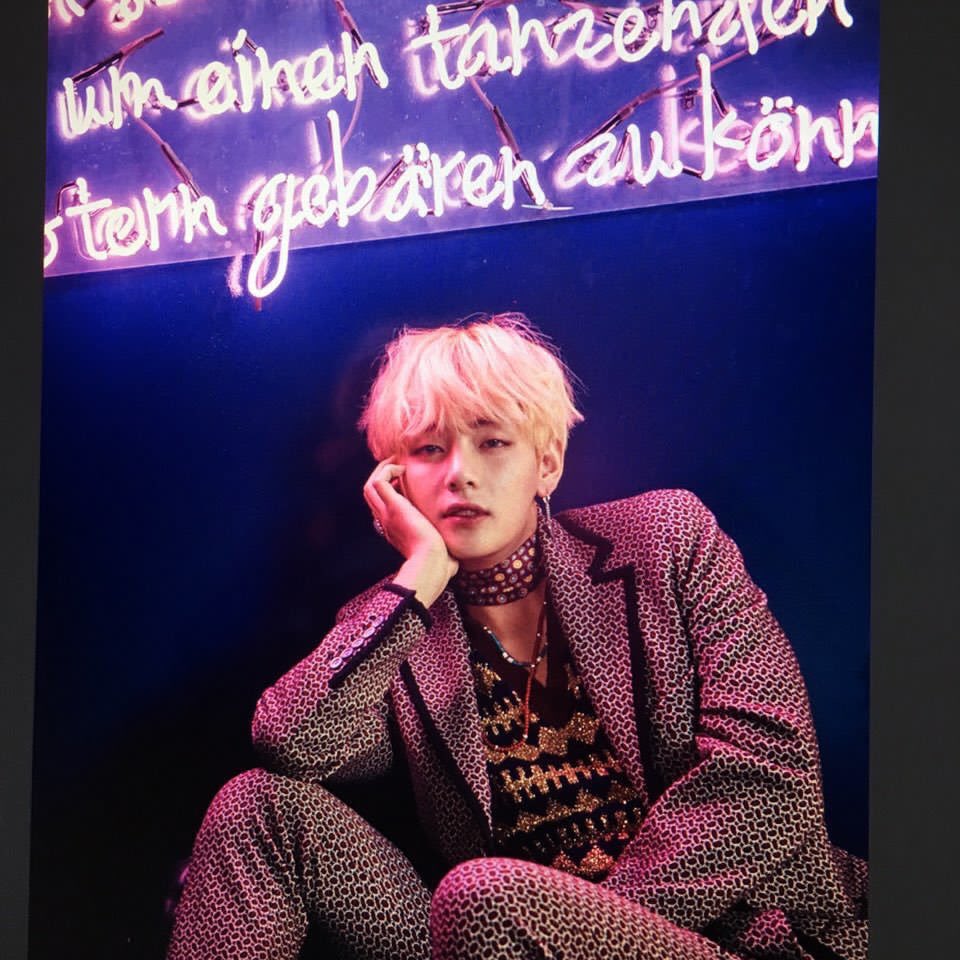 Masongtaetae's tweet photo. รูปนี้หล่อมากกกกกแทอ่า #BTSBBMAs https://t.co/A4zfGtUfBi