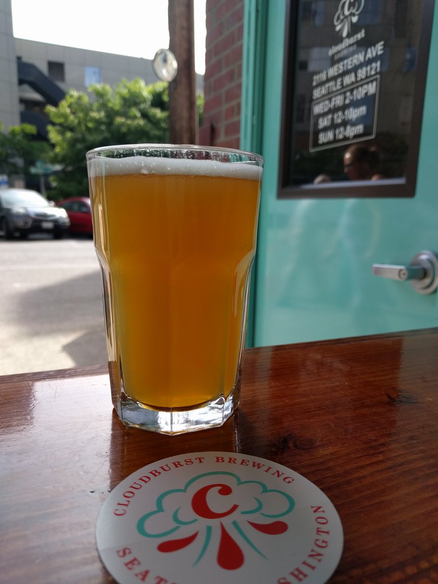 MrsRateBeer's tweet image. Got to Seattle for @Cloudburst_Brew  Verse Chorus Verse, paying tribute to the greatest songwriter in my book. RiP dood.