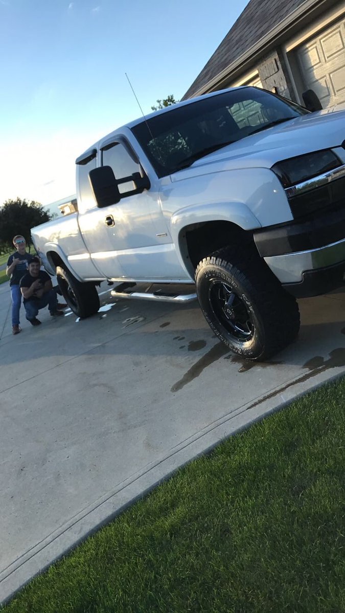 rugerg24's tweet photo. @EvanBaughman_10 #trucksluts #tipmakeherdrip #durmax https://t.co/rvu4CbdH5e