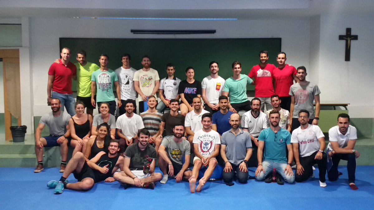 ESYDE_Formacion's tweet photo. ¡Un finde completísimo de la mejor formación en #Entrenamiento y #Readaptación! ¡Gracias @sucavich y #HéctorGarcía! #creciendoporeldeporte https://t.co/vb8amrvJTF