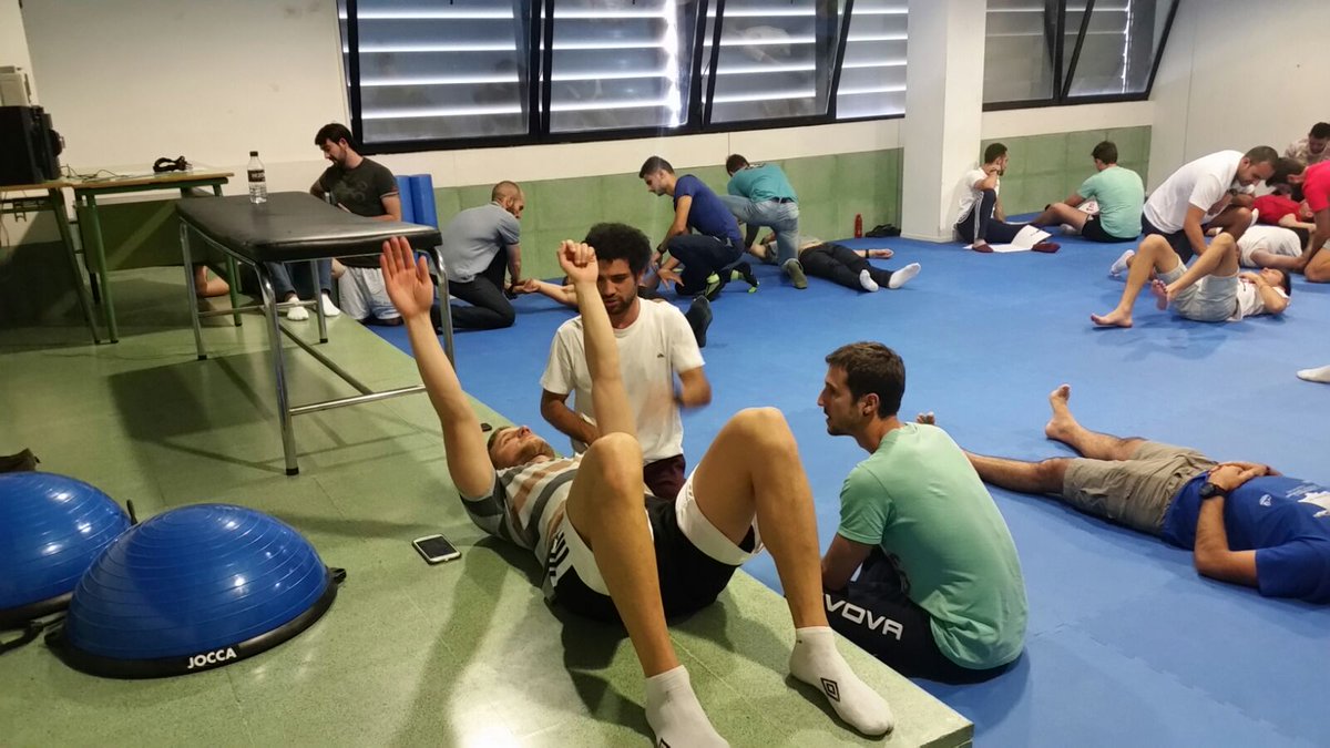 ESYDE_Formacion's tweet photo. ¡Un finde completísimo de la mejor formación en #Entrenamiento y #Readaptación! ¡Gracias @sucavich y #HéctorGarcía! #creciendoporeldeporte https://t.co/vb8amrvJTF