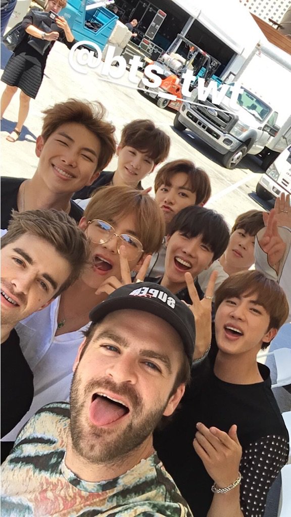 BTS dengan The Chainsmokers
