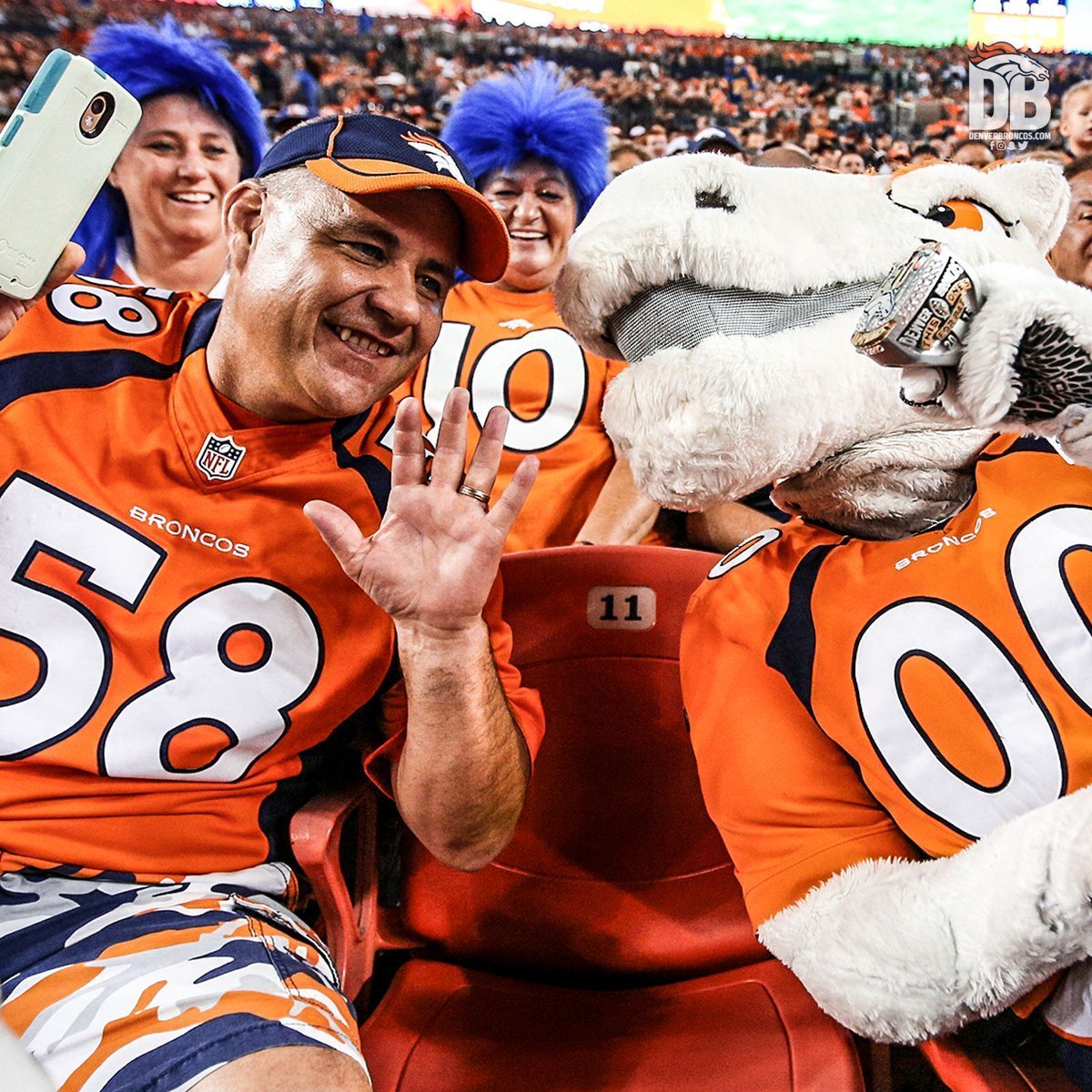 Broncos's tweet photo. Another Sunday closer. 👊 https://t.co/r9P4KLSDHt