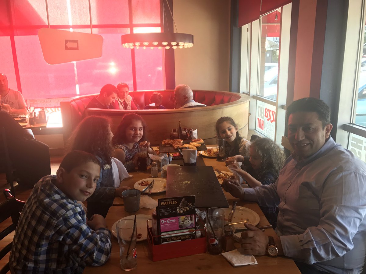 MiladMaroun2's tweet photo. At Pizza Hut park Royal  with My family 🇬🇧 https://t.co/ZVNen3mJOq