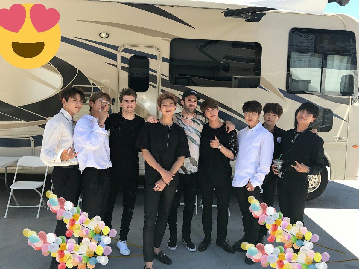 Charging_gemini's tweet photo. @BBMAs @TheChainsmokers @BTS_twt Armys are excited!!!!!!!!!  🔥🌟🔥🌟🔥🌟

#BeYourWINGS 💜

Vote for @BTS_twt as Top Social Artist Award #BTSBBMAs https://t.co/3gUx7yoAQk