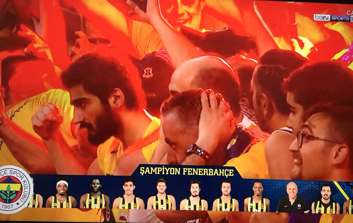 demirhalil's tweet photo. Avrupa'nın kralı Fenerbahçe https://t.co/LrgdL7BkiK