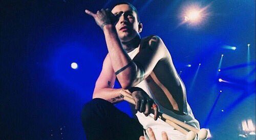 mrdirtysoul's tweet photo. No facebook // No twitter
#topBBMAs https://t.co/07e7q4RXT9