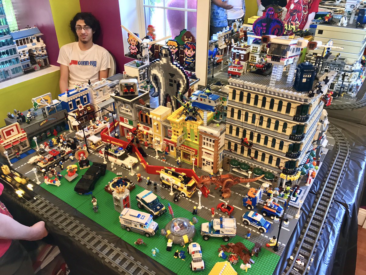 ConnLUG's tweet photo. That's a wrap for #BroadBrookComicCon 2017 in #BroadBrook, Connecticut! Thanks for joining us! #LEGO #AFOL #ConnLUG https://t.co/2pwuhzbHXx