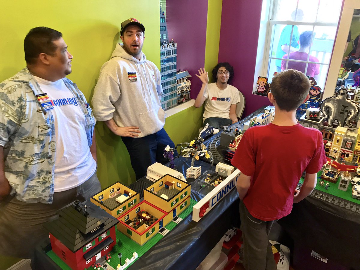 ConnLUG's tweet photo. That's a wrap for #BroadBrookComicCon 2017 in #BroadBrook, Connecticut! Thanks for joining us! #LEGO #AFOL #ConnLUG https://t.co/2pwuhzbHXx