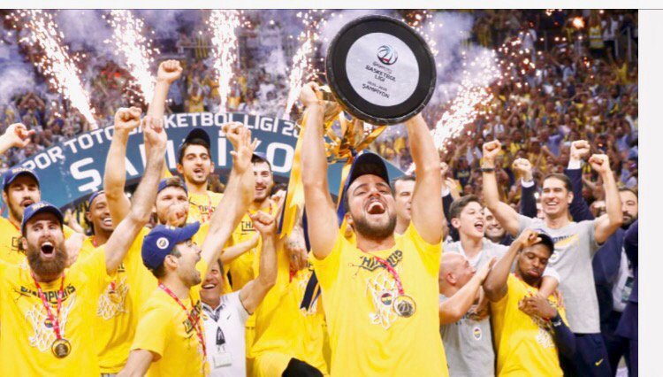 aysearal's tweet photo. Helal sizlere 👏🏻👏🏻👏🏻👏🏻👏🏻 https://t.co/KLHTG0JXfw