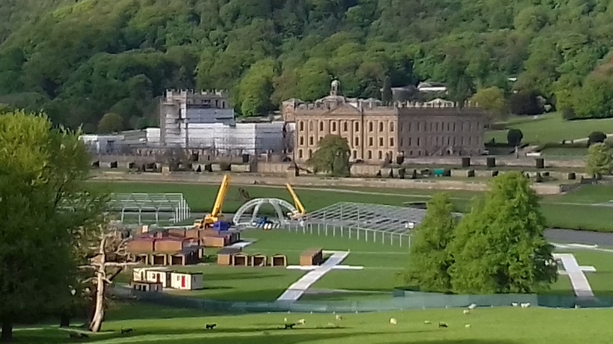 ChatsworthHouse's tweet photo. Very excited here @NickMattingley especially to see how quickly the Great Conservatory frame took shape today!  #RHSChatsworth #HeadGardener https://t.co/hkvOjci49J