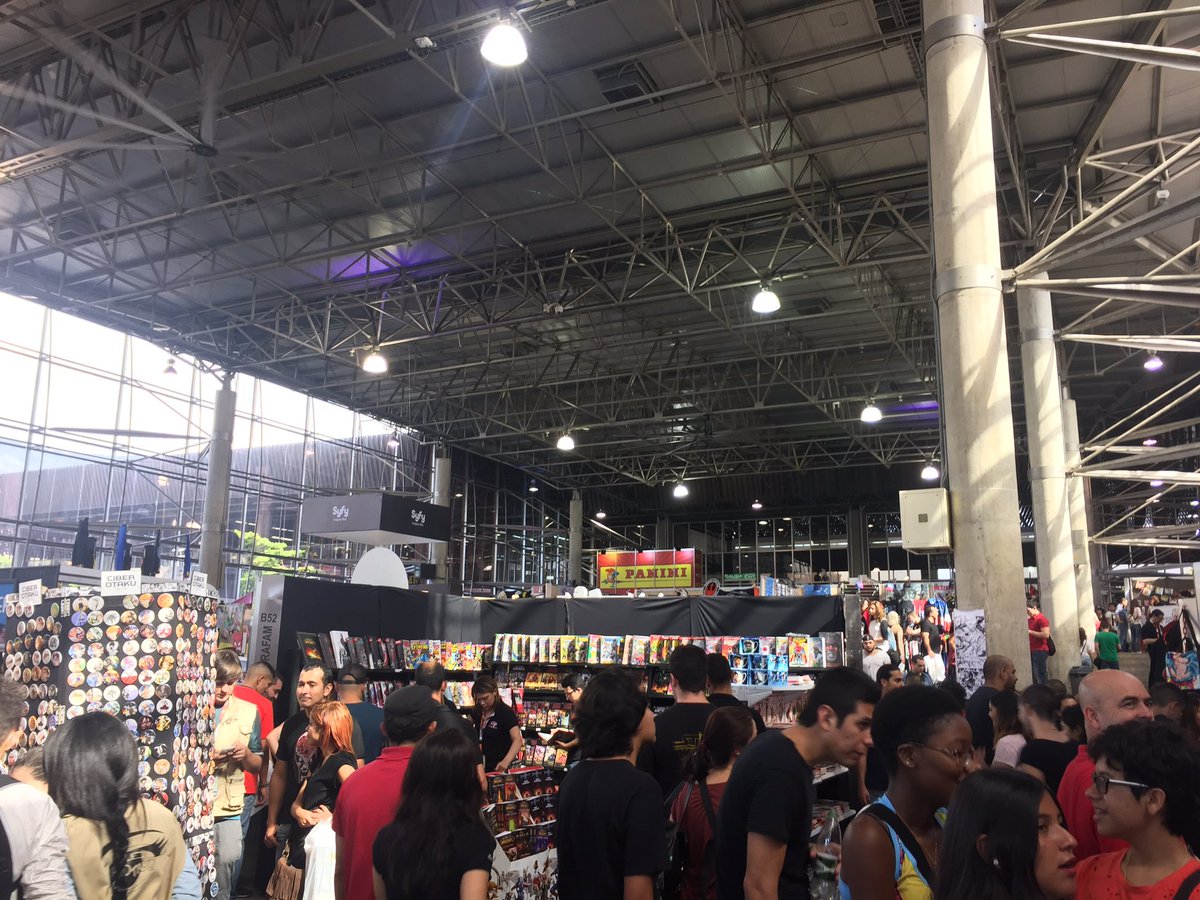 santiagosilvaj's tweet photo. Ñoñez + capitalismo =
#comicconcol https://t.co/KJf0upfFDZ