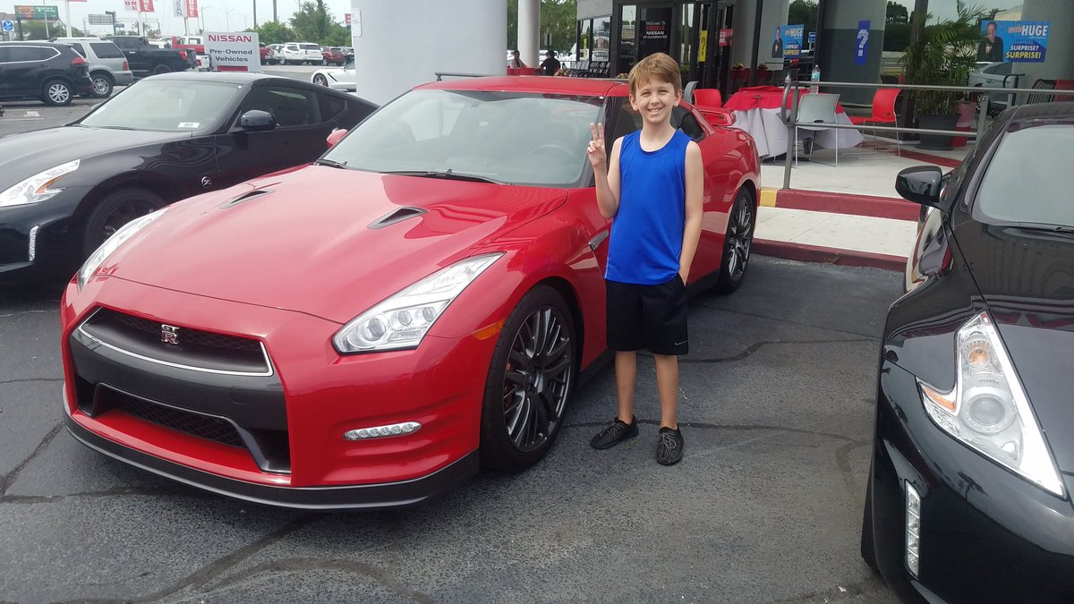 wagers_wayne's tweet photo. Next to GTR OMG https://t.co/nKtZgdOxLL