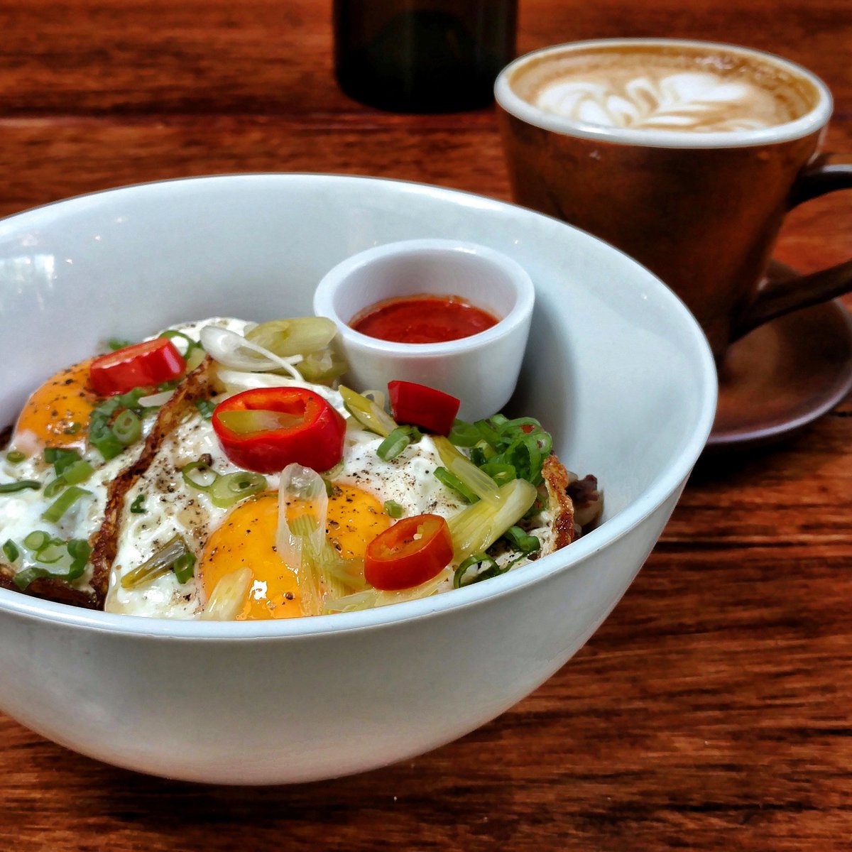 Ok_Cabbage's tweet photo. Pork adobo fried rice and a Vietnamese latte. ๐ โ
#BestBrunchEver #FrenchFusion #FilipinoFood #CoffeeLover #LAfoodie #FoodPorn #Srircha https://t.co/CYuhRNoUdf